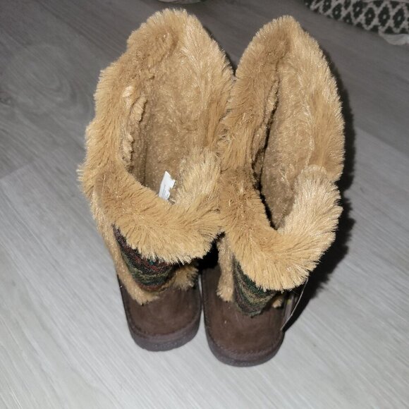 MUK LUKS ESSENTIALS‎ NEW Brown Shearling Lined Comfort Cozy Athleisure Boots 8 - Picture 4 of 7